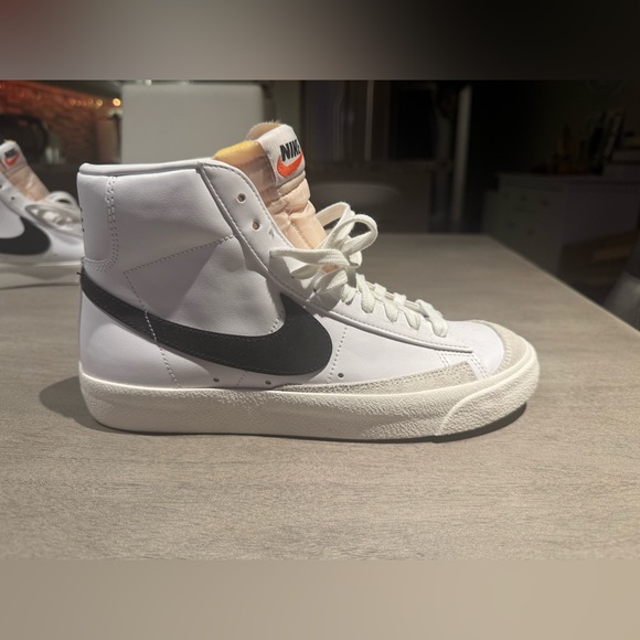 Nike Blazer Mid 77 Unisex White and Black Sneakers with Orange Accents. US 9.5 - Picture 1 of 7